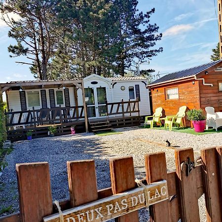 A Deux Pas Du Lac Hotell Ardres Exteriör bild