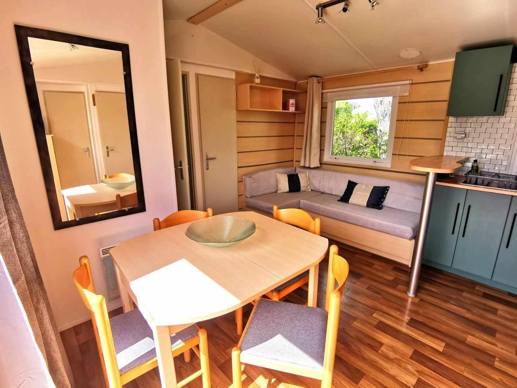 A Deux Pas Du Lac Hotell Ardres Exteriör bild